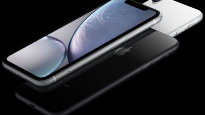 iPhone XR v černé a bílé