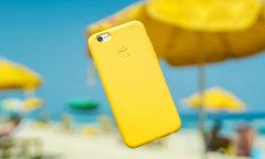 iPhone na pláži