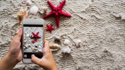 Smartphone na pláži