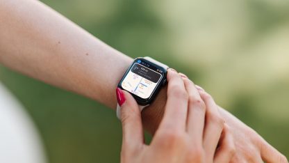 Navigace přes aplikaci Mapy na Apple Watch