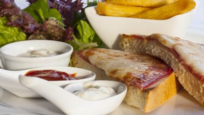 naservirovane-tousty