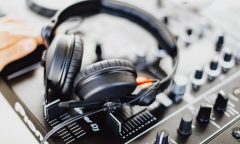 Drátová sluchátka