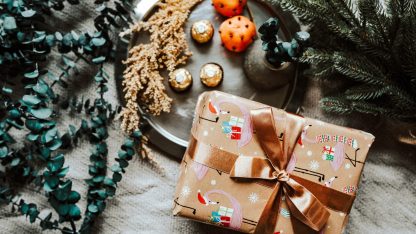 Dárek pod vánočním stromkem