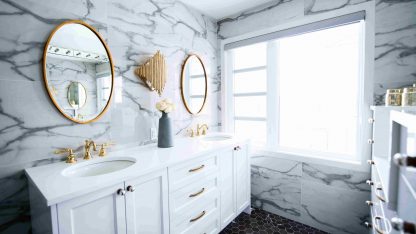 christian-mackie-yb9b2wbhxG4-unsplash-min (1)