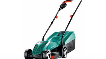 malá elektrická sekačka na trávu