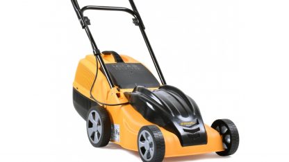 elektrická sekačka na trávu