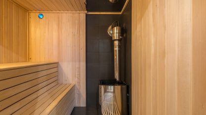 Kamna na dřevo v sauně