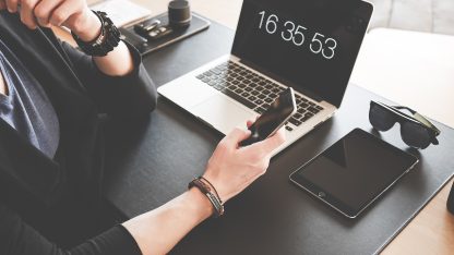 Jak přidat nouzové kontakty v iPhone?