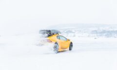 Auto na sněhu